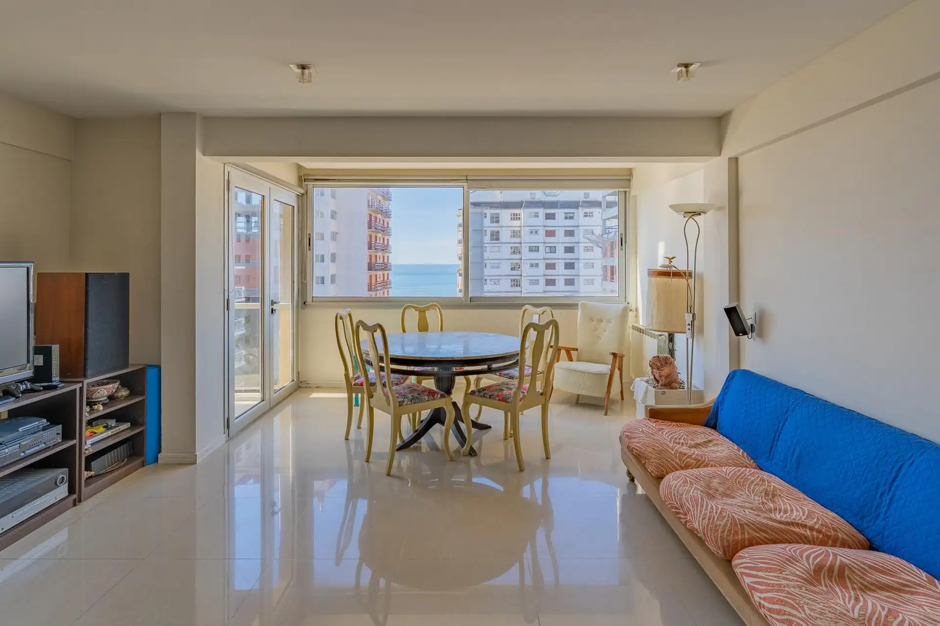 Departamento en el exclusivo barrio Playa Grande.