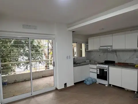 Departamento Dos ambientes frente balcon patio en Almagro