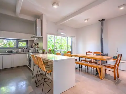 Depto Tipo Casa en Venta de 5 ambientes