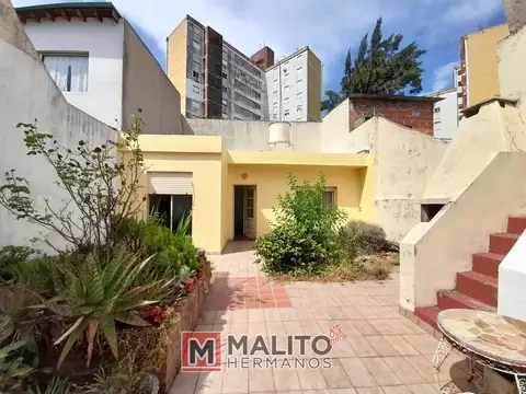 Venta 2 viviendas en block con Local, Patio y Terraza