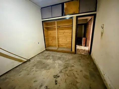 VENTA CASA B. UNIVERSITARIO CON GALPON Y GRAN LOTE