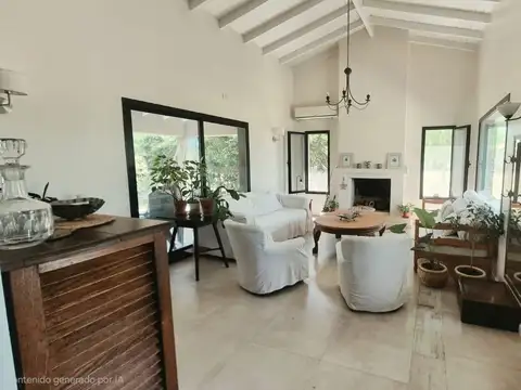 Casa en Venta con 6 cocheras