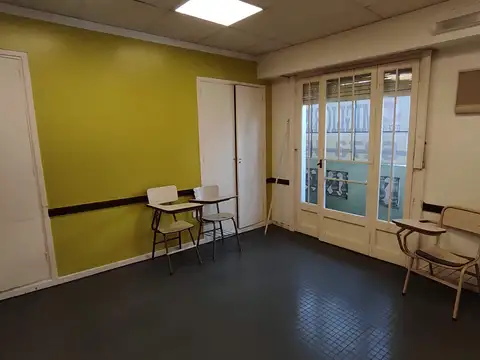 Casa 5 ambientes con 4 baños