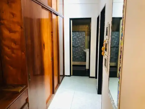 Charlone 600, Piso 7