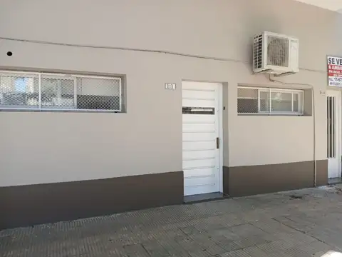 IMPECABLE PH 4 AMBIENTES CON PATIO 