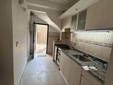 Depto Tipo Casa en Alquiler de 4 ambientes