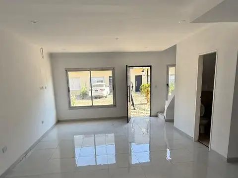 Depto Tipo Casa en Venta de 3 ambientes