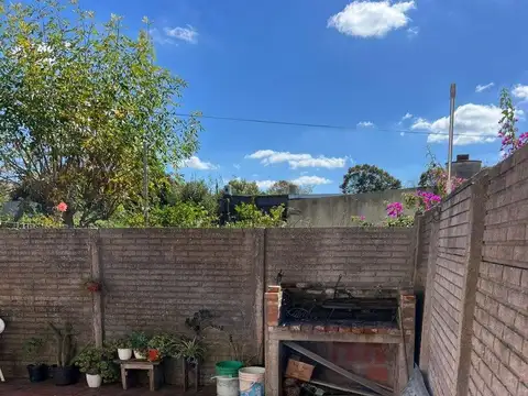 Depto Tipo Casa 2 ambientes con 1 baño