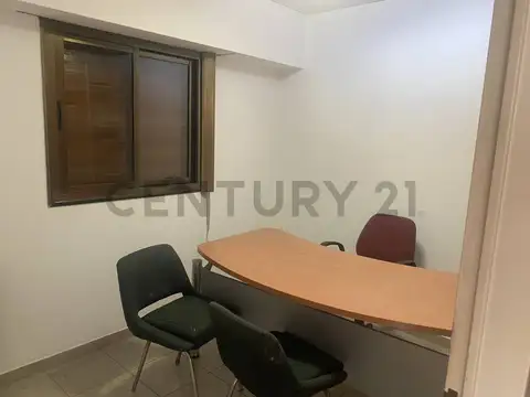 4 Y 46 - OFICINA CON BAÑO COMPLETO