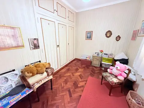 Casa 5 ambientes con 4 baños