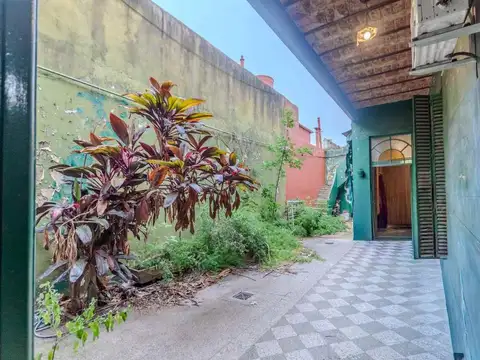 Casa 5 ambientes con 1 baño