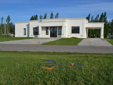 Casa a la venta en Comarcas de Lujan, Barrio La Elina