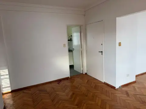 EXCELENTE DEPARTAMENTO 3 AMBIENTES AL FRENTE CON AMPLIO BALCON Y PARRILLA - ZONA ALMAGRO