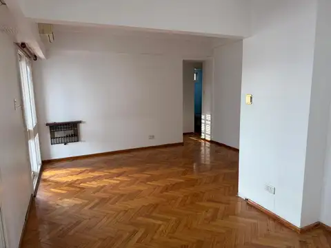 Avenida Hipólito Yrigoyen 3400, Piso 9