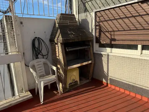 EXCELENTE DEPARTAMENTO 3 AMBIENTES AL FRENTE CON AMPLIO BALCON Y PARRILLA - ZONA ALMAGRO
