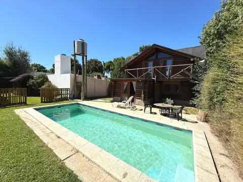 Venta Casa con quincho, pileta y 2 cocheras PILAR