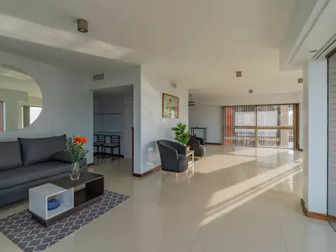 Departamento en Alquiler en Playa Grande, USD 2.100