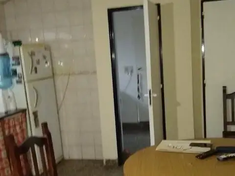 Casa 8 ambientes con 4 baños