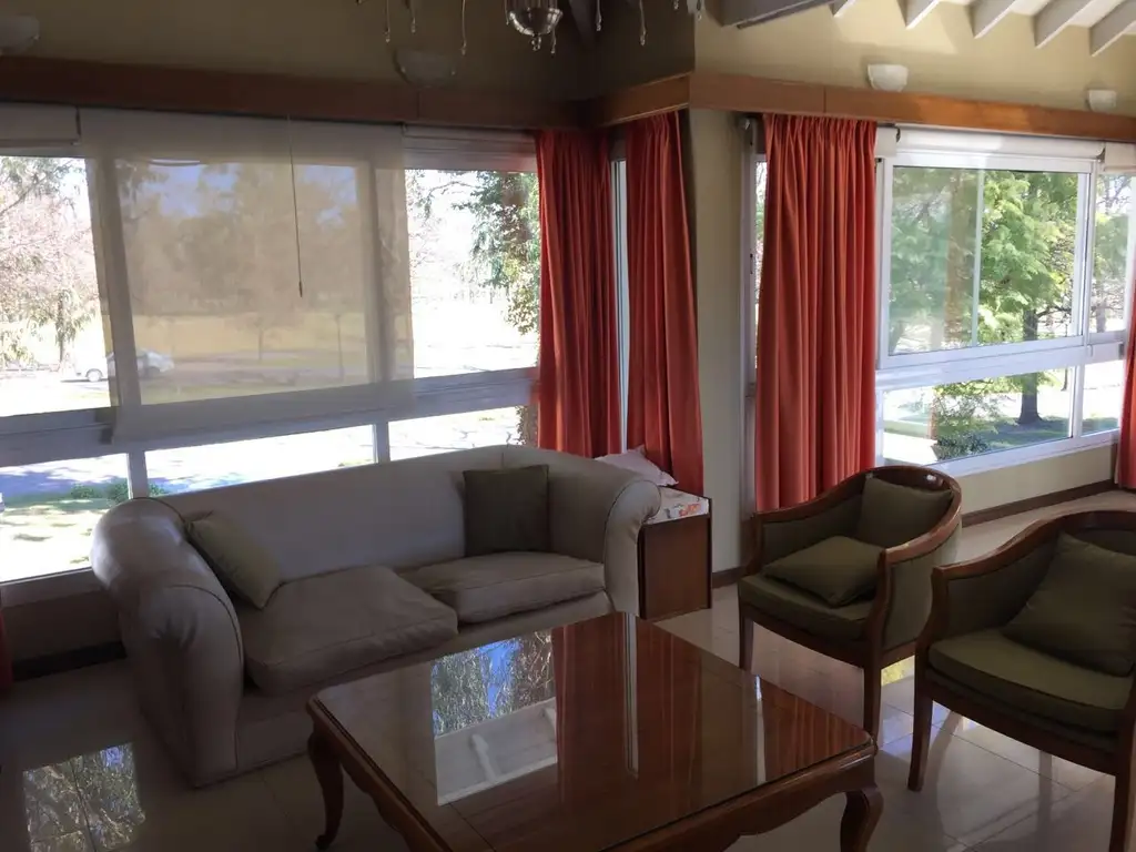 Casa en Venta - 4 dormitorios -