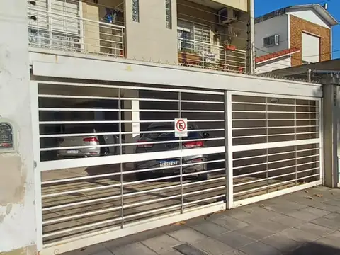 Divino 2 Amb Al Fte Balcon y Cochera Fija