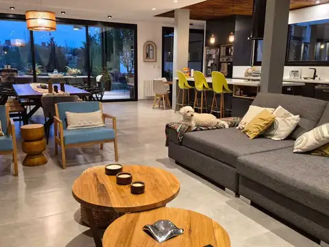 Venta Casa en La Cascada Country CLub - 4 dormitorios