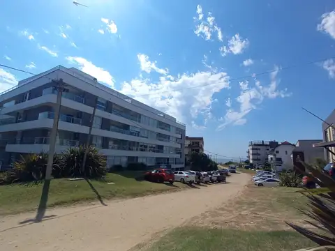 Alquiler Temporal 3 Ambientes Amoblado C/cochera en Pinamar