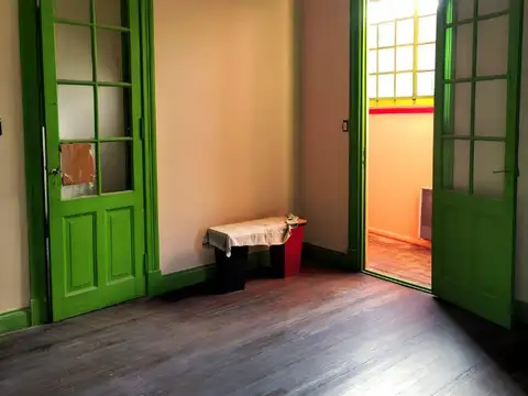 Aristóbulo Del Valle 500, Piso 1
