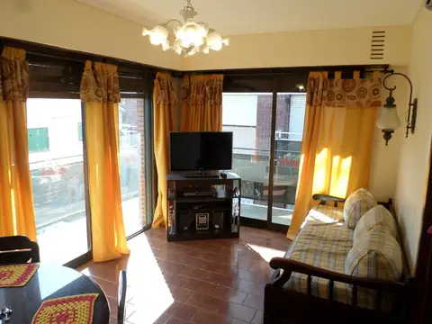 William Morris 1000, Piso 2