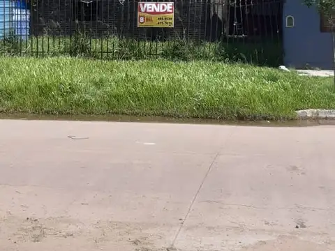 Terreno 10x50 sobre asfalto a minutos del centro!