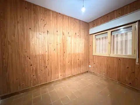 VENTA / CASA 3 DORM / GALPON 210 MT2 / ANGELICA