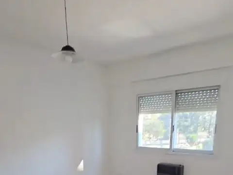 Departamento en Alquiler en Villa Celina, $ 640.000