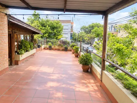 CASA LOTE PROPIO,CON TERRAZA, QUINCHO Y COCHERA 145m²