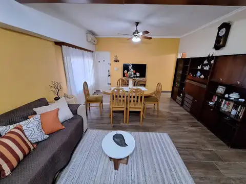 CASA VENTA 4 AMBIENTES Y DEPARTAMENTO BURZACO