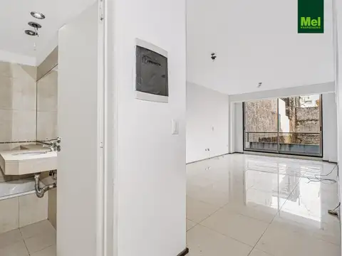 Monoambiente con balcón  - Almagro - Venta
