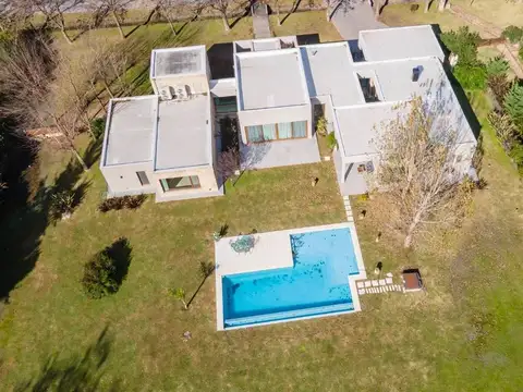 CASA EN VENTA EN FINCAS DE SAN VICENTE