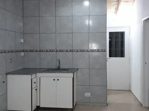 Casa 3 ambientes con 1 baño
