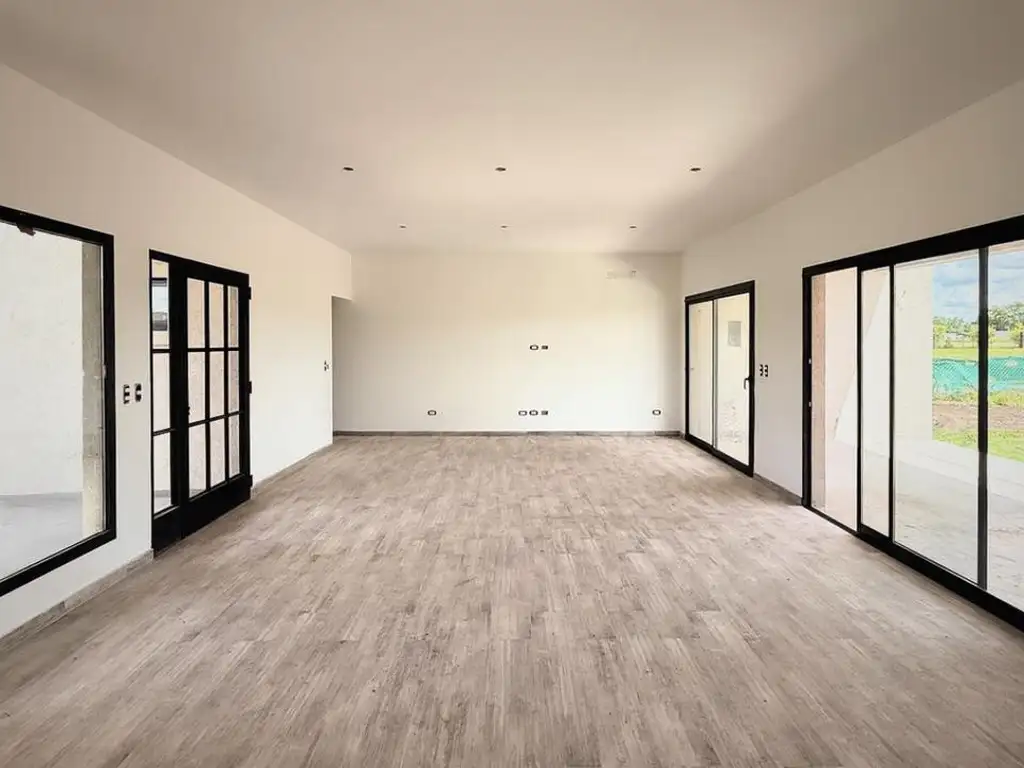 CASA 4 AMBIENTES EN VENTA, BARRIO MONET, LOS CARDALES