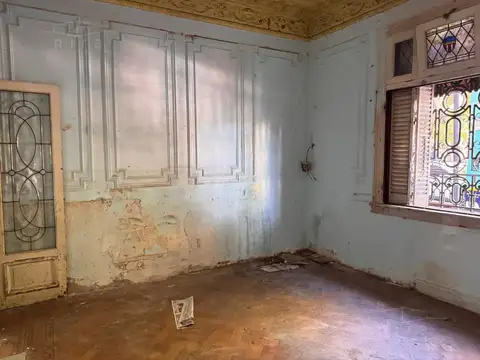 Casa 9 ambientes con 2 baños