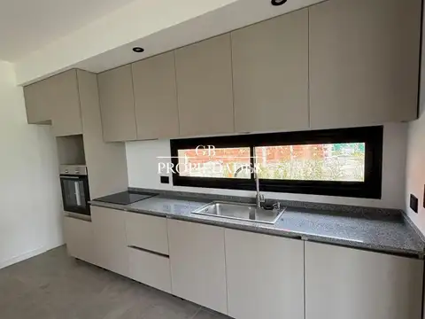 Casa en Venta en Pilar Del Este - Santa Sofia, USD 165.000