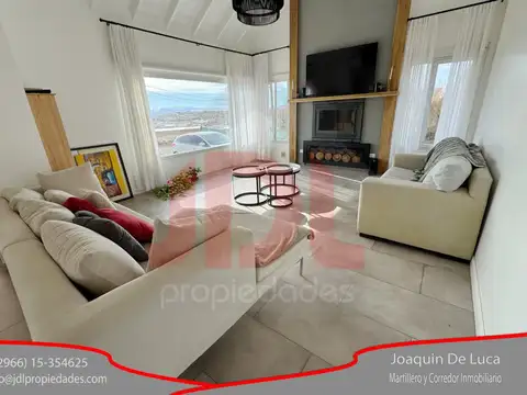 Casa en Venta con 3 cocheras