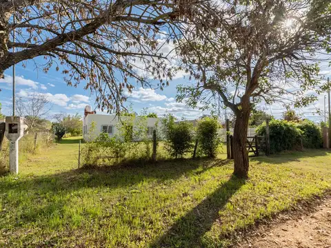 QUINTA CON PILETA EN ARROYO LEYES km 10,5