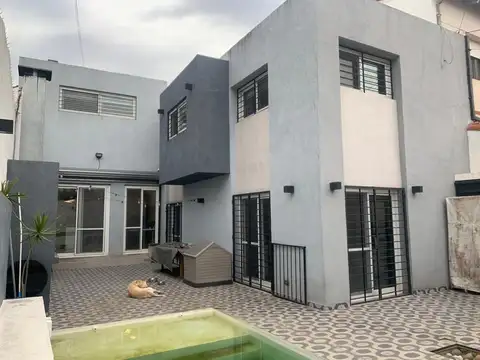 Moderna y hermosa casa, 4 dormis (1 suite), piscina 