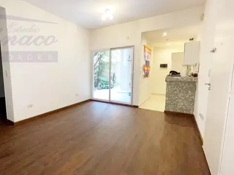 Depto Tipo Casa 2 ambientes con 1 baño