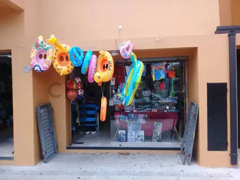 Local en Venta en Los Hornos, USD 45.000