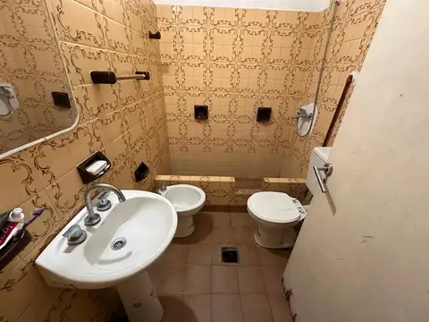 VENTA CASA 3 AMBIENTES CON DEPTO EN MORENO