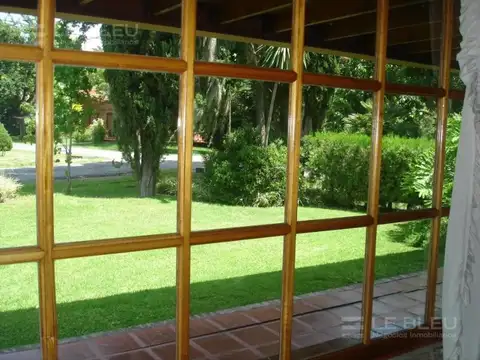 Casa en Venta con 4 cocheras