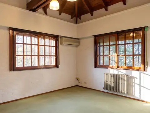Casa 5 ambientes con 3 baños