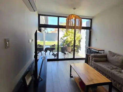 Casa 4 ambientes con 5 baños