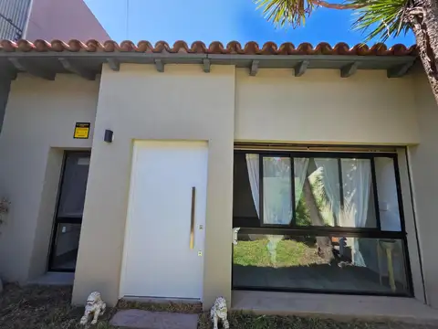 Casa en venta Castelar Norte.