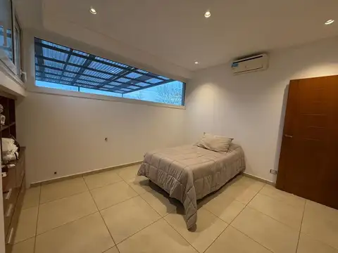 Casa 7 ambientes con 3 baños